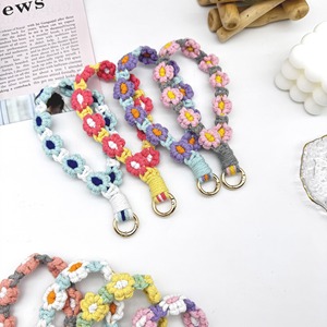 Nouveau fait à la main laine fleur et feuille porte-clés dames Crochet tricoté porte-clés avec sac à main téléphone portable accessoires cadeau - Product Image 2