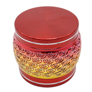 Grinder per Erbe Aromatiche Personalizzato con Logo, 71mm, 4 Strati, in Lega di Alluminio con Incisioni Laterali, per Tabacco e Fumo - Product Image 4