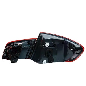 ไฟท้าย LED ซีนอนคุณภาพสูง <span class=keywords><strong>Wuhuan</strong></span> สำหรับรถยนต์ซีรีส์ 5 รุ่น F10/F18 ปี 2014-2017 เลนส์สีแดงใหม่ 12V 12W 5000LM ใช้ได้กับรถยนต์ทั่วไป - Product Image 4
