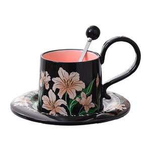 Ensemble <span class=keywords><strong>tasse</strong></span> à café et soucoupe en céramique de style rétro haut de gamme <span class=keywords><strong>tasse</strong></span> de maison de luxe légère pour le thé de l'après-midi avec boîte-cadeau d'accompagnement - Product Image 1