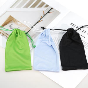 נרתיק משקפי שמש מיקרופייבר רך בהתאמה אישית עם לוגו וסגירת שרוך, אופנה חדשה לשנת <span class=keywords><strong>2026</strong></span>, אריזת שקית משקפי שמש יוקרתית - Product Image 1