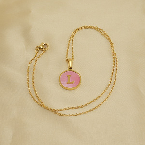 Collier tendance en acier inoxydable avec lettres anglaises et coquillages, plaqué or 18 carats sous vide, inaltérable, pour femme, avec chaîne à maillons, usage quotidien - Product Image 2