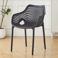 Chaises en plastique empilables incassables de couleur vive de chaise pure résistante d'accoudoir de pp pour la maison de restaurant