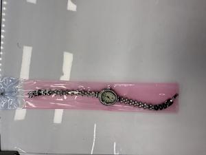 Orologio da Donna in Acciaio Inossidabile, Cassa Rotonda 28mm, Resistente all'Acqua, Luminoso, Accessorio di Moda - Product Image 3