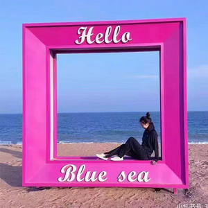 Decorazione a Forma di Chitarra per Parchi Divertimento, Aree Spiaggia e Luoghi Panoramici, Stile Musicale e d'Intrattenimento - Product Image 3