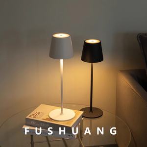 Modern kapalı Retro LED masa lambası USB şarj alüminyum gövde AC güç sınır ötesi sıcak satış masa lambası için Cafe atmosfer - Product Image 3