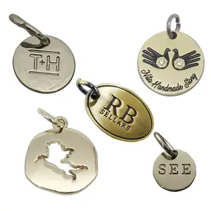 OEM/ODM Plated Keychain Gold Metal Pendant Keyring Jewelry Accessories For Luggage Handbags Christmas Gift