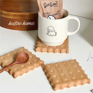 Dongnuo Cookie Shaped Wooden Coaster Set Heat Insulating Placemat For Drink Table Decor - Product Image 3