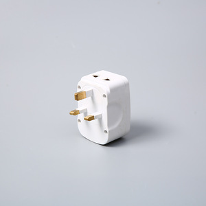 Adaptador de viaje universal E823, enchufe británico, doble toma USB con luz indicadora, cargador rápido, 100-240V, 18W, material ABS - Product Image 5