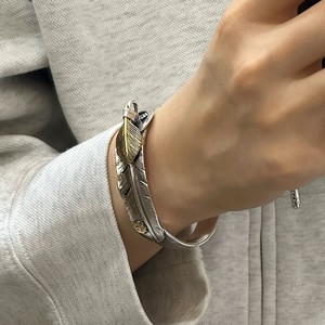 สร้อยข้อมือขนนกเงินแท้ S925 สไตล์โกโร่ ทาคาฮาชิ ดีไซน์ชาติพันธุ์ย้อนยุค แฟชั่นทันสมัย ของขวัญ เครื่องประดับอินเทรนด์ - Product Image 2