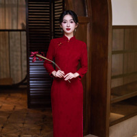 Nouvelle Robe Cheongsam Longue Élégante à Manches Longues en Jacquard Brodé Style Chinois Amélioré Grande Taille pour Femme – Collection Automne