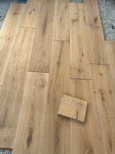 Plancher en bois <span class=keywords><strong>massif</strong></span> de chêne blanc européen, brossé, finition UV, pour intérieur, idéal pour salon - Product Image 3