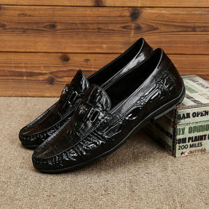 Chaussures de bureau professionnelles pour hommes de haute qualité, à lacets, légères, antidérapantes, respirantes, en cuir, avec semelle massante et désodorisante - Product Image 1