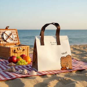 Fashionable Insulated Cooler Bag Waterproof Non-woven Material Portable 200g Zipper Closure Custom Design - Product Image 1