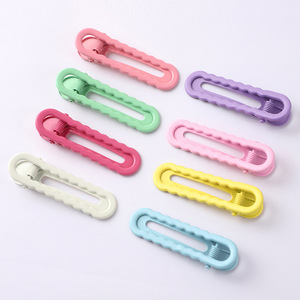 Pinza para el cabello ondulada en forma de U de 6 cm, pinza lateral de pico de pato sin costuras pintada brillante para mujer, accesorio para el cabello de uso diario - Product Image 2