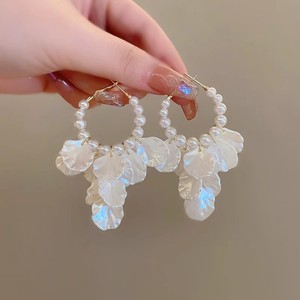 Exquisitos Aretes Colgantes con Borla de Flor de Concha de Perla para Mujer con Personalidad Exagerada Estilo Coreano Aros de Joyería Accesorios de Regalo - Product Image 2