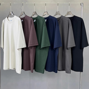 เสื้อยืดโอเวอร์ไซส์ทรงหลวมสไตล์อเมริกัน ลุควินเทจ แต่งผ้าต่อกัน แขนสั้น สีพื้น เรียบง่าย ใส่ได้ทั้งชายและหญิง - Product Image 1