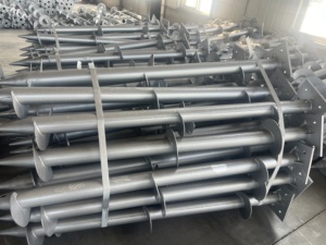 Système d'installation au sol solaire avec pieux spirale galvanisés à chaud non alliés HRB500 HRB335 HRB400, longueur personnalisable 12M, normes BS/AISI - Product Image 3