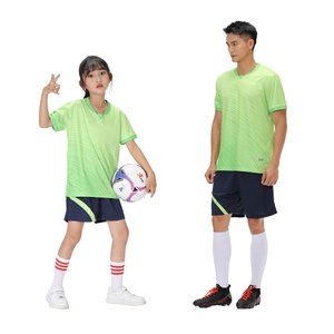 Jersey Sepak Bola Custom, Kaos dan Celana Pendek Sepak Bola Dewasa Warna Hijau dan Kuning, Jersey Olahraga Cepat Kering - Product Image 2