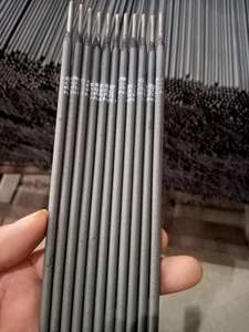 Fournisseurs de soudure de soudage d'usine électrode de soudage en <span class=keywords><strong>fonte</strong></span> AWS ENiFe-Cl électrodes de baguette de soudage - Product Image 3