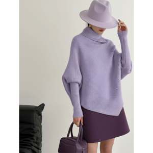 Suéter de cuello alto asimétrico con manga murciélago para mujer, morado, mezcla de lana, top de punto de manga larga, cuello alto, ajuste holgado - Product Image 3