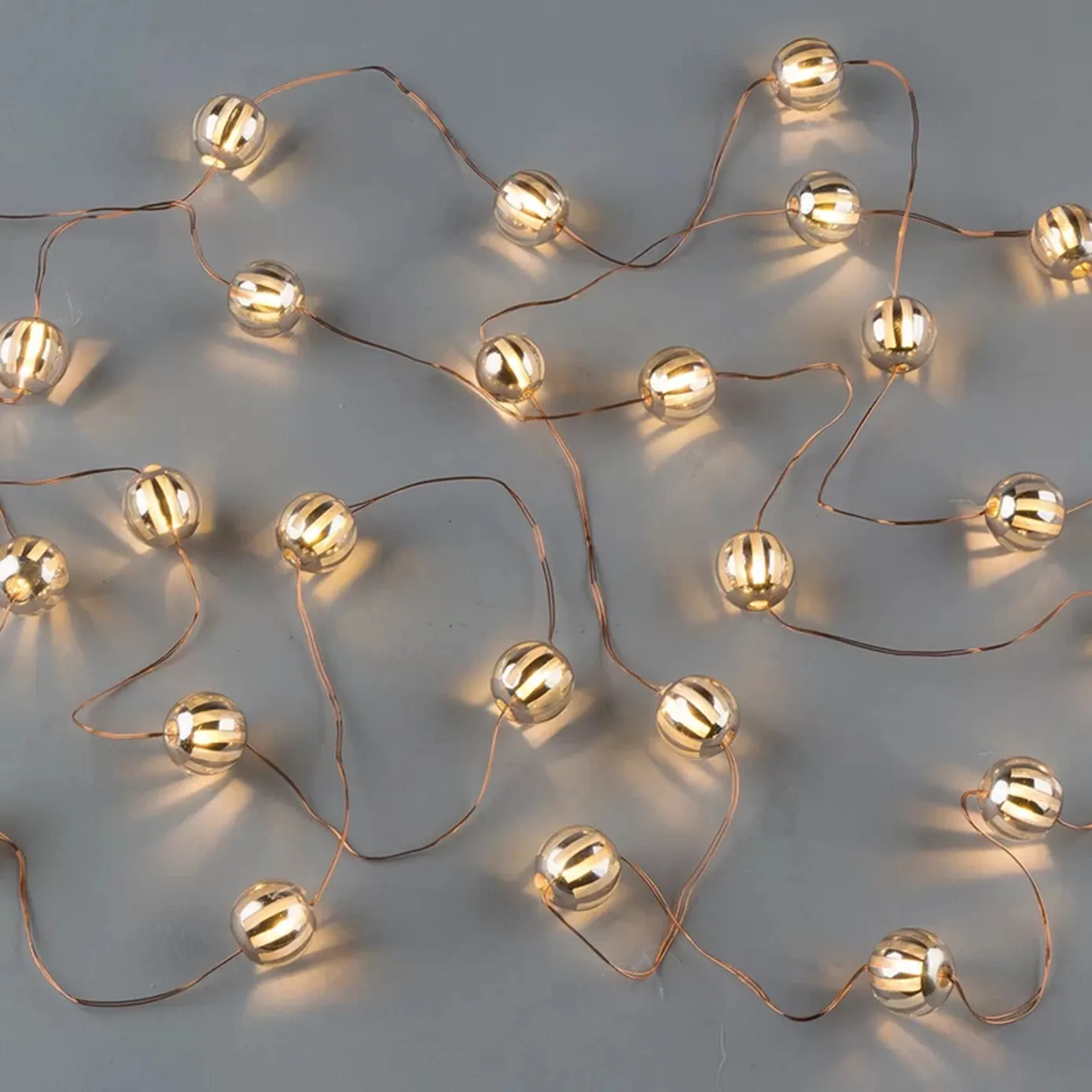 Popular venda quente LED Fada cobre fio Listrado prata Bead string luz cadeia luzes Holiday festival decorativo