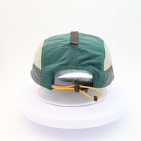 Casquette de sport 5 panneaux ajustée en tissu 100% polyester et nylon, imperméable et respirante, avec impression de logo en relief, pour hommes et femmes, idéale pour le camping et le golf