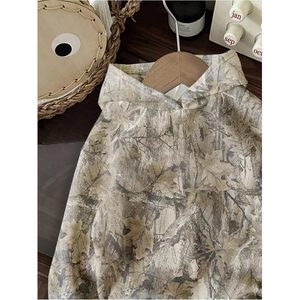 เสื้อฮู้ดดี้ลายพรางผู้หญิงแบบสั่งทำพิเศษ ทรงโอเวอร์ไซส์ พิมพ์ลาย สวมหัว สไตล์สตรีทแฟชั่นสำหรับฤดูใบไม้ร่วง ผ้าถัก โพลีเอสเตอร์ 100% - Product Image 2