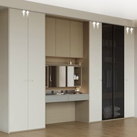 Armoire de chambre intégrée du sol au plafond avec coiffeuse et portes vitrées, placard multifonctionnel personnalisé OEM