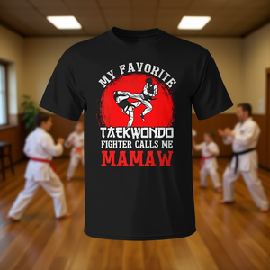 Camiseta de mi luchador de taekwondo favorito que me llama mamá - Product Image 3