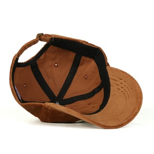 Casquette de baseball en velours côtelé de haute qualité personnalisée par le fabricant, casquette basique pour femmes - Product Image 3