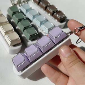 4-Phím Bàn Phím Cơ Khí Đồ Chơi Keychain Đảng Căng Thẳng Cứu Trợ Fidget Bàn Phím Đồ Chơi Ngón Tay Bàn Phím DIY Fidget Nút Keycap - Product Image 4