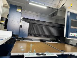 <span class=keywords><strong>Macchina</strong></span> da Taglio Laser a Picosecondi in Fibra di Nuova Generazione a Doppio Letto per Taglio di Lamiere e <span class=keywords><strong>Vetro</strong></span> - Product Image 3