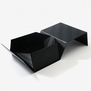 Caja de Regalo Rígida Económica de Materiales Reciclados Negros con Cierre Magnético y Grabado en Relieve para Empaque de Bolsos de Lujo para Mujer - Product Image 2