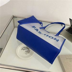 Sac de plage transparent en PVC personnalisé tendance, sac fourre-tout imperméable en PVC pour l'été avec trousse de maquillage - Product Image 3