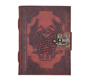 Diario de cuero con grabado de dragón gemelo 7x5, Grimoire con cierre C vintage, cuaderno hecho a mano con borde deshilachado - Product Image 5