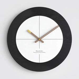Reloj de Pared Redondo Decorativo de Madera Silencioso Sin Tictac EMITDOOG, Reloj de Pared de Cuarzo de Calidad que Funciona con Pilas, Estilo Vintage Rústico Campestre - Product Image 1