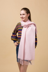 ผ้าพันคอแคชเมียร์ผสมขนแกะเมอริโนแบบยาวสำหรับผู้หญิง ผลิตตามสั่งขายส่ง ระบายอากาศได้ดี เหมาะสำหรับการเดินทางและใช้ในชีวิตประจำวัน - Product Image 4