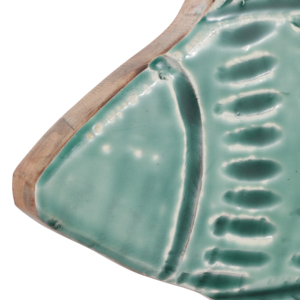 Scultura di pesce in legno su base per decorazioni domestiche, accento costiero, in legno di mango - Product Image 6