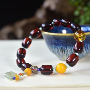 Pulsera de una sola hebra con fecha de ámbar de sangre natural con Hetian <span class=keywords><strong>Jade</strong></span> 8mm Acentos de cera de abejas de mineral crudo Artesanía de cristal hecha a mano - Product Image 3
