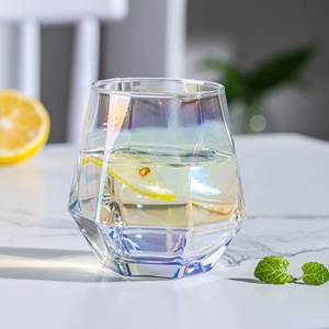Verrerie irisée coffret cadeau <span class=keywords><strong>verre</strong></span> <span class=keywords><strong>à</strong></span> <span class=keywords><strong>vin</strong></span> blanc arc-en-ciel pour cocktail whisky verres <span class=keywords><strong>à</strong></span> <span class=keywords><strong>vin</strong></span> sans pied en forme de diamant <span class=keywords><strong>à</strong></span> bord doré de 12oz - Product Image 4
