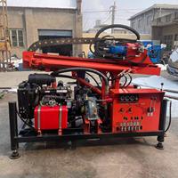 Petite plateforme de forage de puits d'eau portable, commande hydraulique diesel, profondeur 300 m, utilisation facile pour les exploitations agricoles, l'agriculture et la maison