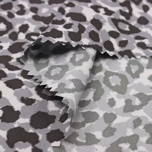 Hot bán động vật in <span class=keywords><strong>Twill</strong></span> đào da vải cho bãi biển quần short chất liệu với chuyển Leopard mô hình - Product Image 6