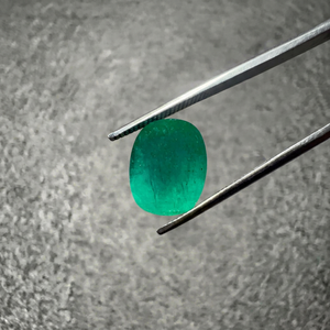Émeraude naturelle zambienne ovale de 5,15 carats, pierre précieuse verte certifiée GIA pour bijoux fins - Product Image 1
