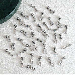 Pendentif en acier inoxydable à faire soi-même, lettres et chiffres, avec chaîne extractible, bracelet, collier, idéal pour la création de bijoux - Product Image 1