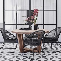 Ensemble table et chaises d'extérieur en rotin synthétique PE avec structure métallique, design moderne et minimaliste pour jardin, terrasse, balcon et usage hôtelier
