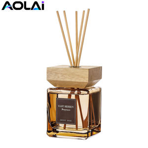 Diffuseur de parfum d'ambiance 500 ml aux senteurs de fruits et de fleurs, avec bâtonnets et flacon - Product Image 1