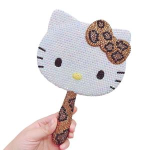 Specchio con Manico Incorniciato <span class=keywords><strong>Hello</strong></span> Kitty, Stampa Leopardata con Diamanti, in ABS Argento, Regalo di Compleanno Personalizzato per Migliore Amica o Fidanzata - Product Image 5