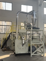 Broyeur-pulvérisateur de plastique PP haute vitesse 100-500 kg/h pour la pulvérisation de matières premières