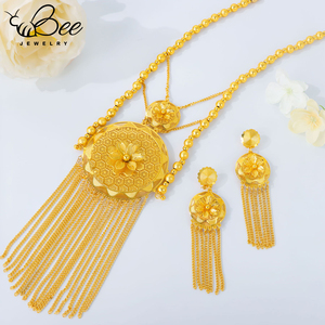 En gros Parure de bijoux de mariée africaine pour femme en alliage plaqué or 24K, 3 pièces : collier à longues pampilles, boucles d'oreilles et bague, sculpté ajouré, pour mariage - Product Image 4